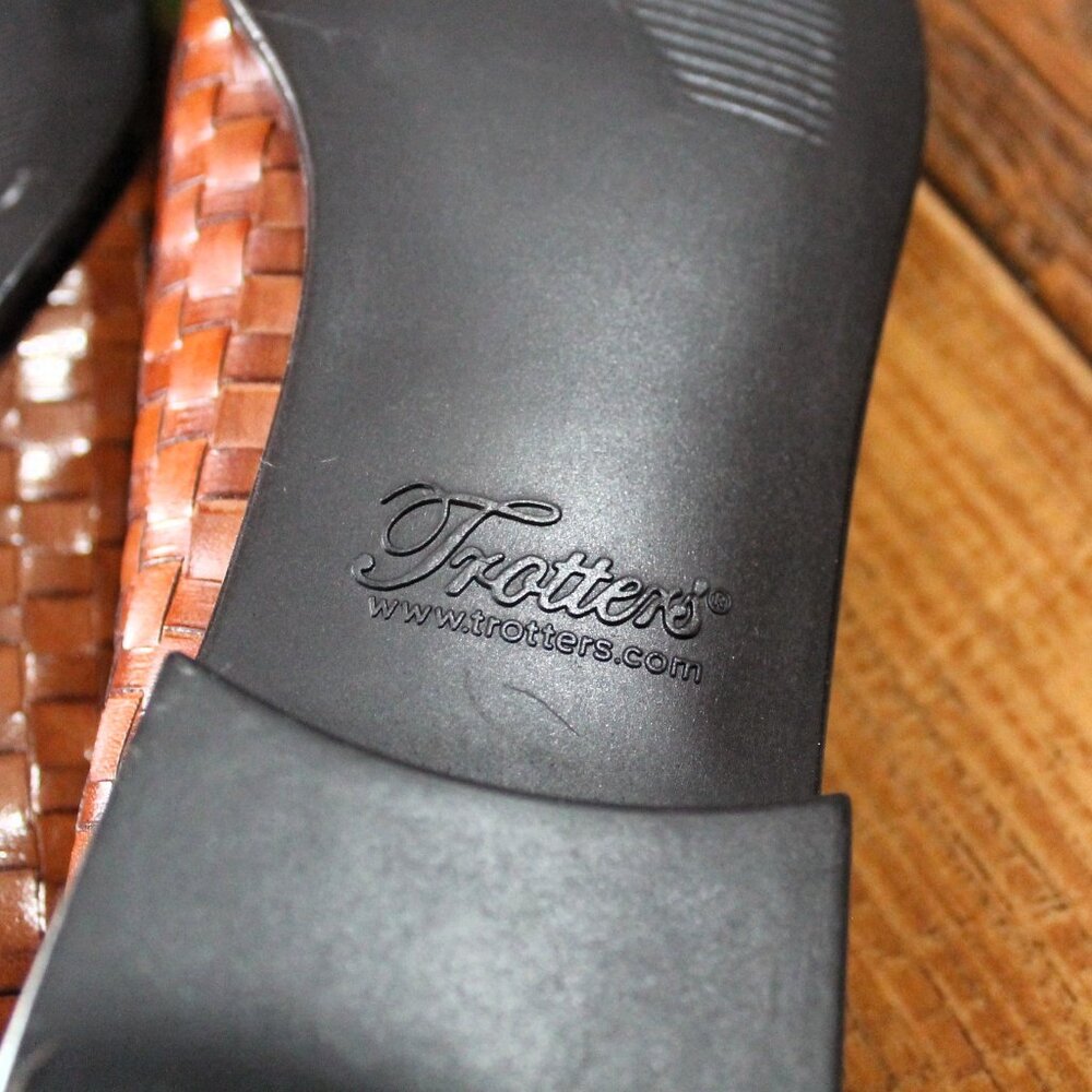 NIB Trotters "Liz" Woven Loafers, Brown Leather, 7.5M - Picture 10 of 11